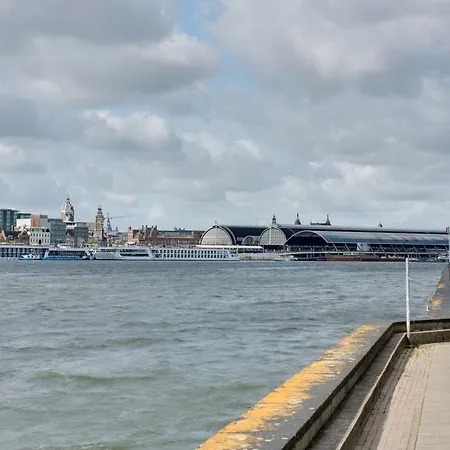 Bed & Breakfast House Of Beams *